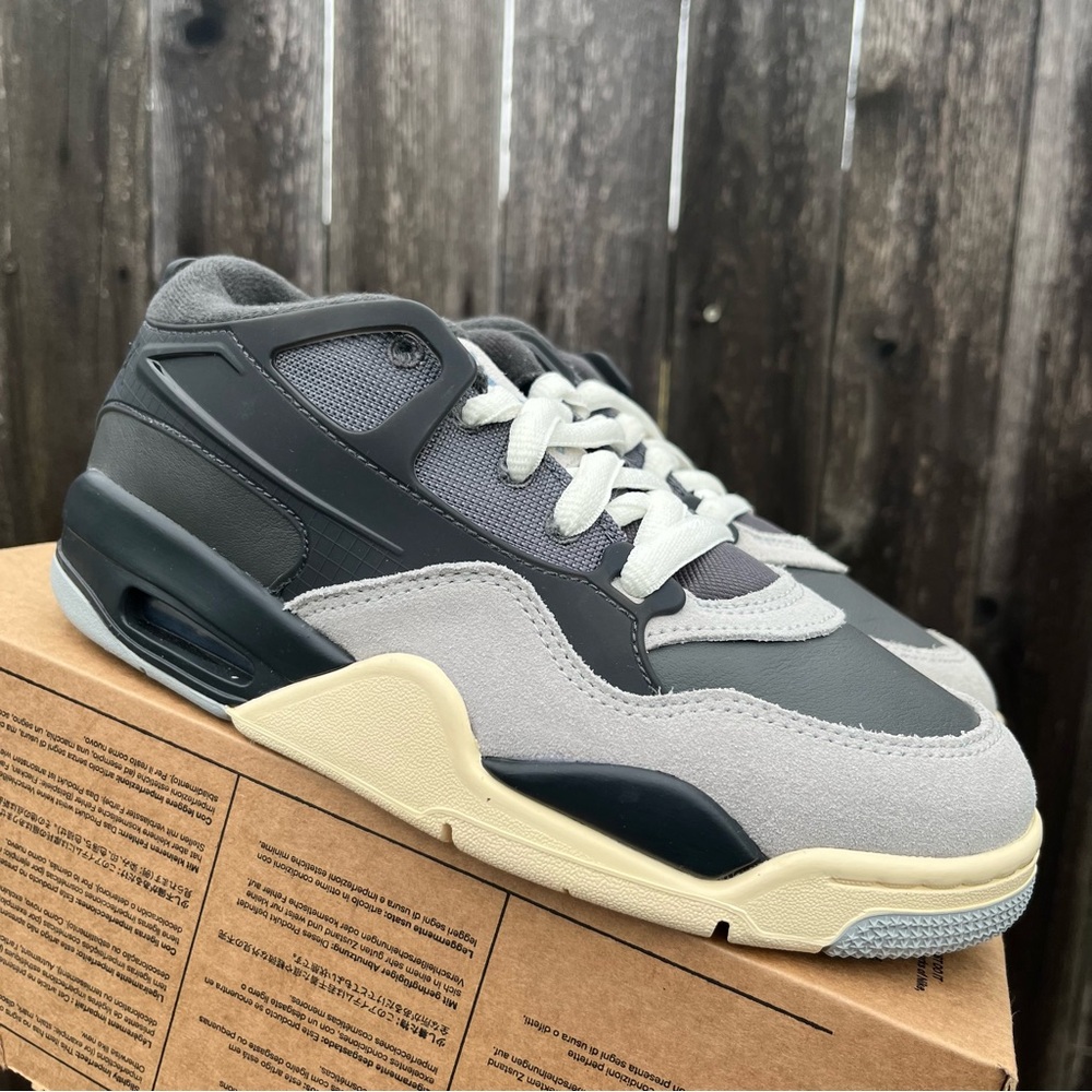 Nike air Jordan 4 RM iron grey size 5y